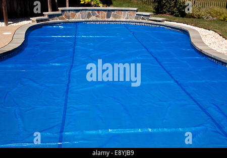 Solare blu della copertura per piscina Foto Stock