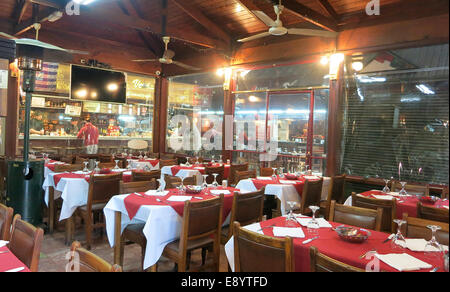 Ristorante, mercato interno porto storico, Montevideo, Uruguay Foto Stock