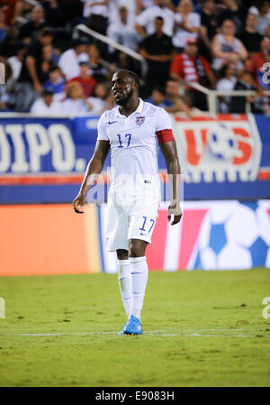 Florida, Stati Uniti d'America. Xiv oct, 2014. Stati Uniti avanti Jozy Altidore (17) durante l'amichevole internazionale tra gli Stati Uniti Nazionale Maschile e Honduras a FAU Stadium in Boca Raton, Florida © Azione Sport Plus/Alamy Live News Foto Stock