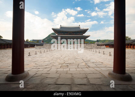 Trono Hall Cortile del Palazzo Gyeongbokgung Foto Stock