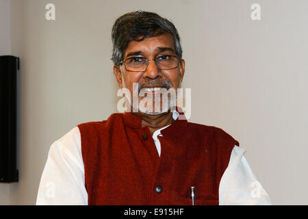 Berlino, Germania. Xvi oct, 2014. La pace Nobel Kailash Satyarthi su ottobre 16, 2014 a Fondazione Robert Bosch a Berlino. Credito: dpa picture alliance/Alamy Live News Foto Stock