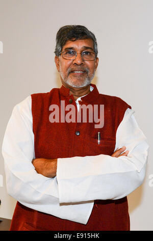 Berlino, Germania. Xvi oct, 2014. La pace Nobel Kailash Satyarthi su ottobre 16, 2014 a Fondazione Robert Bosch a Berlino. Credito: dpa picture alliance/Alamy Live News Foto Stock