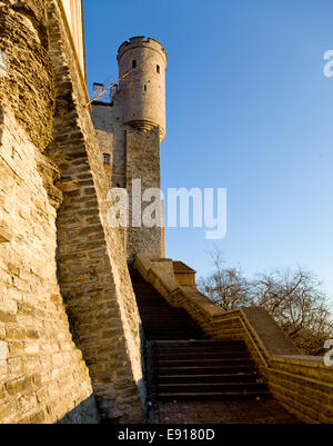 Vecchie mura della città di Tallinn in Estonia Foto Stock