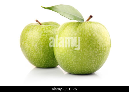 Mature mela verde frutti con foglie isolato Foto Stock