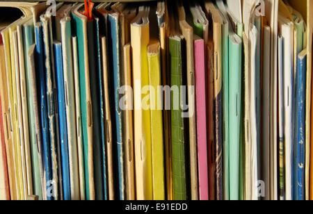 Coloratissimo libro copre Foto Stock