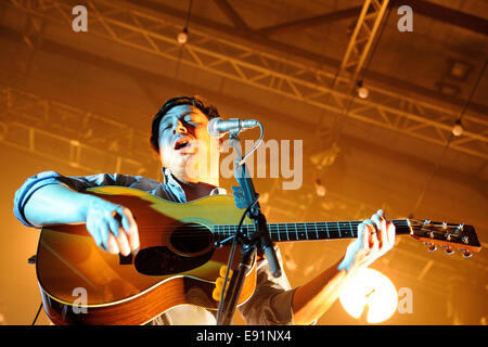 Barcellona, Spagna - MAR 20: Marcus Mumford, frontman dei Mumford and Sons band, esegue a Sant Jordi Club. Foto Stock