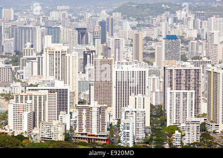 Il centro cittadino di Waikiki visto dalla testa di Diamante Foto Stock
