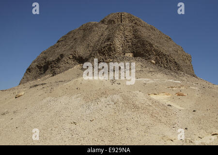 La piramide del faraone Senusret II a Lahun in Egitto. Inoltre conoscere come Sesostris II o Senwosret II. Foto Stock