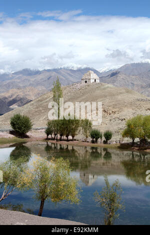 Paesaggio himalayano del Ladakh nel Jammu e Kashmir, regione del nord India Foto Stock