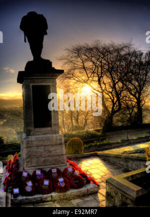 Clitheroe War Memorial, tramonto in inverno, Lancashire, Regno Unito. Foto Stock