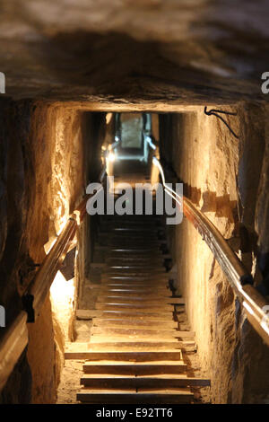 Ingresso alla piramide del Re Snefru (il primo re della IV dinastia, è salito al trono intorno 2613 BC) Foto Stock