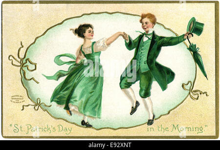 Ragazzo e una ragazza in verde abiti Danza, 'St. Patrick's Day al mattino", cartolina, circa 1908 Foto Stock