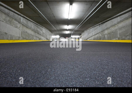 Garage coperto repaved Foto Stock