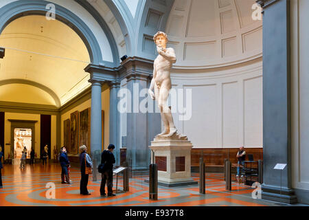 L'Europa, Italia, Firenze, Accademia di Belle Arti, David di Michelangelo alla Galleria dell'Accademia Foto Stock