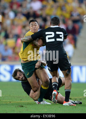 Lo Stadio Suncorp, Brisbane, Australia. Xviii oct, 2014. Qantas Wallaby rispetto All Blacks presso lo Stadio Suncorp Beldisloe rugby. Israele FOLAU gli All Blacks hanno vinto un serrato da dal punteggio di credito 28-29: Azione Plus sport/Alamy Live News Foto Stock