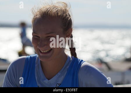 Salonicco, Grecia. Xviii oct, 2014. World Rowing Coastal Championships Finals . Giorno due del 2014 mondo costiero campionati di canottaggio in primo piano le sessioni finali, nel nord del porto greco città di Salonicco. Credito: Orhan Tsolak/Alamy Live News Foto Stock