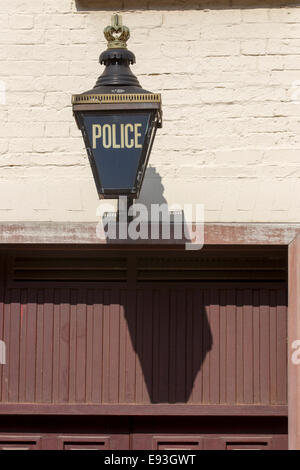 Polizia vittoriano luce su Piquet House,Royal Square St Helier Jersey Isole del Canale Foto Stock