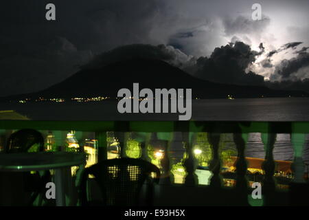 Tempesta su Lago de Atitlan , Guatemala. Foto Stock