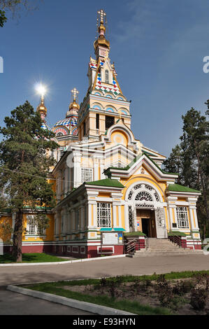 Ascensione cattedrale è un russo cattedrale ortodossa situato nel Parco Panfilov ad Almaty in Kazakistan Foto Stock