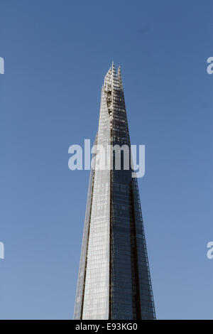 'Hard' edificio vicino al Tower Bridge sulla riva sud del Tamigi Foto Stock