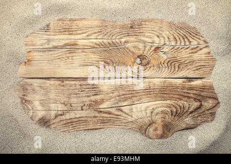 La sabbia sul legno planked per l'estate. Copia dello spazio. Vista superiore Foto Stock