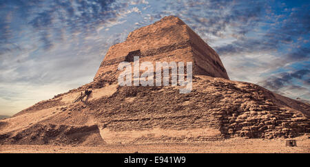 Piramide di Meidum - 40 miglia a sud del Cairo, Egitto Foto Stock