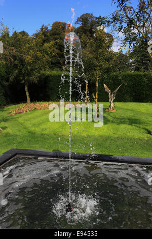 Jeppe Hein la scultura Waterflame nella motivazione di Houghton Hall, Norfolk, Inghilterra. Regno Unito. Foto Stock