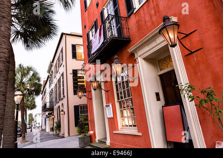 Tramonto lungo Broad Street nel quartiere storico di Charleston, Sc. Foto Stock