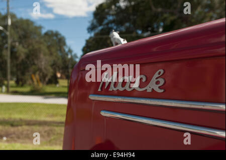 Un 1946 Firetruck antichi si trova presso il Dipartimento dei Vigili del Fuoco nella città di Howey nelle colline Florida Foto Stock