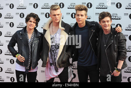 Londra, UK, UK. Xix oct, 2014. I VAMPS frequentare BBC Radio 1's Teen Awards 2014 at Wembley Arena. Credito: Ferdaus Shamim/ZUMA filo/Alamy Live News Foto Stock