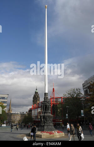 Sheffield War Memorial a Barkers Pool, nel centro di Sheffield, Inghilterra Foto Stock