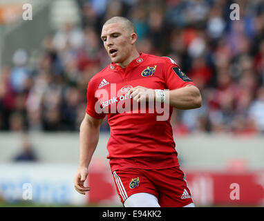 Salford, Regno Unito. Xviii oct, 2014. Andrew Conway di Munster - Rugby europeo Champions Cup - Vendita squali vs Munster - AJ Bell Stadium - Salford- Inghilterra - 18 Ottobre 2014 - Picture Simon Bellis/Sportimage. © csm/Alamy Live News Foto Stock