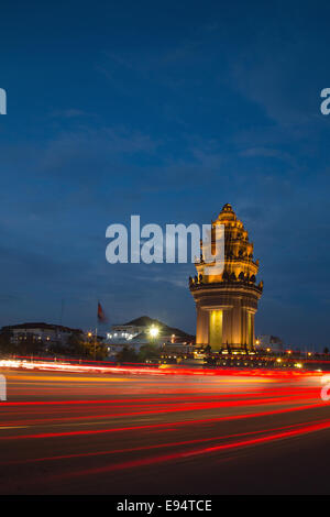 Indipendenza monumento nella capitale Phnom Penh Cambogia. Foto Stock