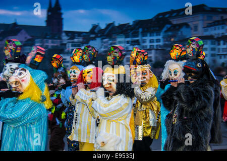 Morgenstraich sfilata di Carnevale di Basilea, in Svizzera Foto Stock