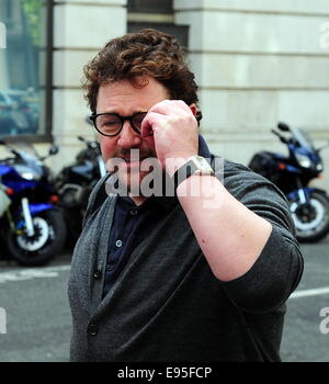 Michael Ball lasciando BBC Radio 2, Londra dotata: Michael Ball dove: Londra, Regno Unito quando: 17 Apr 2014 Foto Stock