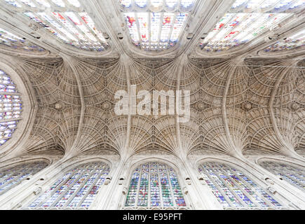 Soffitto a volta della Cappella del King's College di Cambridge Foto Stock