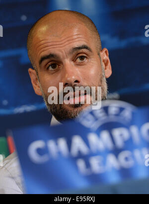 Roma, Italia. Xx oct, 2014. Roma, Italia. Xx oct, 2014. Monaco di Baviera allenatore Pep Guardiola assiste ad una conferenza stampa presso l'hotel squadra prima della UEFA Champions League Gruppo E partita di calcio tra AS Roma e FC Bayern Monaco di Baviera a Roma, Italia, 20 ottobre 2014. Credito: dpa picture alliance/Alamy Live News Foto Stock