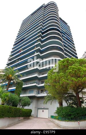 Monte Carlo, Monaco. 20 ottobre, 2014. Il Grattacielo Schuylkill, dove Wojciech Janowski (coinvolti nell'Helene Pastore omicidio caso) vissuto./picture alliance Credit: dpa picture alliance/Alamy Live News Foto Stock