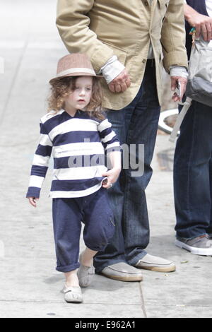 Rachel Zoe in Robertson Boulevard su un viaggio di shopping con i suoi genitori e figlio con: Skyler Berman dove: Los Angeles, California, Stati Uniti quando: 17 Apr 2014 Foto Stock