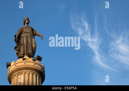 La déesse statua a place du Général de Gaulle, Lille, Francia, dello scultore Théophile Bra (1797-1863) Foto Stock