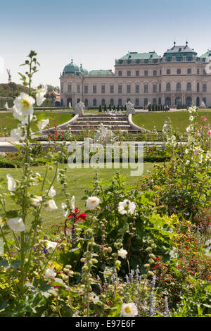 Vista del Belvedere superiore al palazzo e ai giardini di Vienna Foto Stock