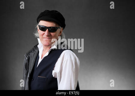 Martin Newell, cantante, chitarrista, cantautore poeta e autore, a Edinburgh International Book Festival. 2014 Foto Stock