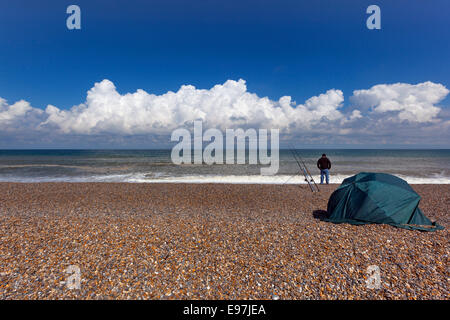 Pesca al largo Weybourne Beach sulla Costa North Norfolk Foto Stock