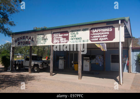 Rubyvale GEMFIELDS QUEENSLAND CENTRALE AUSTRALIA GENERAL STORE TRUCK STOP CAFE RISTORANTE GARAGE GAS STATION SHOP Foto Stock