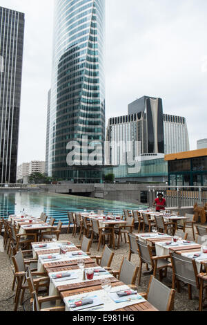 Globetrotter Cafe,ristorante a La Defense,Parigi,Francia Foto Stock