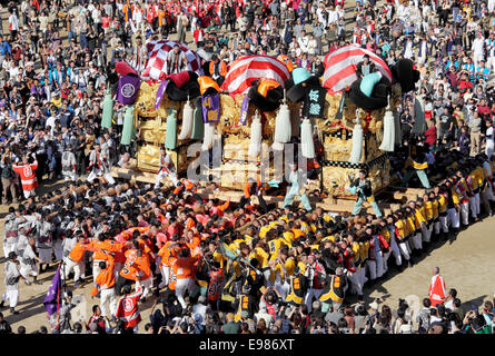 Golden grande santuario festival. Questo è il tradizionale evento in autunno del Giappone. Foto Stock