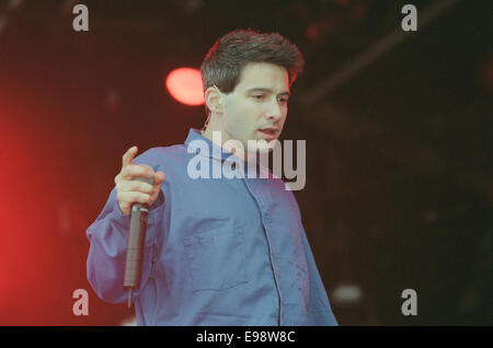 I Beastie Boys sul palco in concerto a T nel Parco music festival in Scozia, nel 1998. Foto Stock