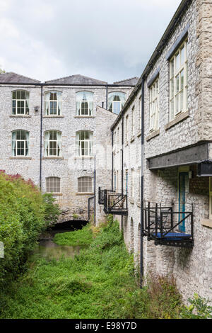 Costruzione di conversione. Litton Mulino, ora convertito in un blocco di appartamenti Derbyshire, England, Regno Unito Foto Stock