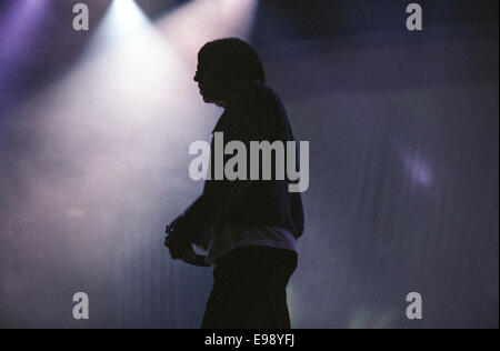 Liam Gallagher degli Oasis sul palco in concerto a 'Rock sul verde', a Glasgow in Scozia, nel mese di agosto 2000. Foto Stock