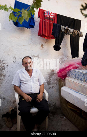 Immigrati temporanei provenienti dalla Romania venuto morali de Calatrava, Ciudad Real, Spagna, per lavorare in vendemmia. Foto Stock